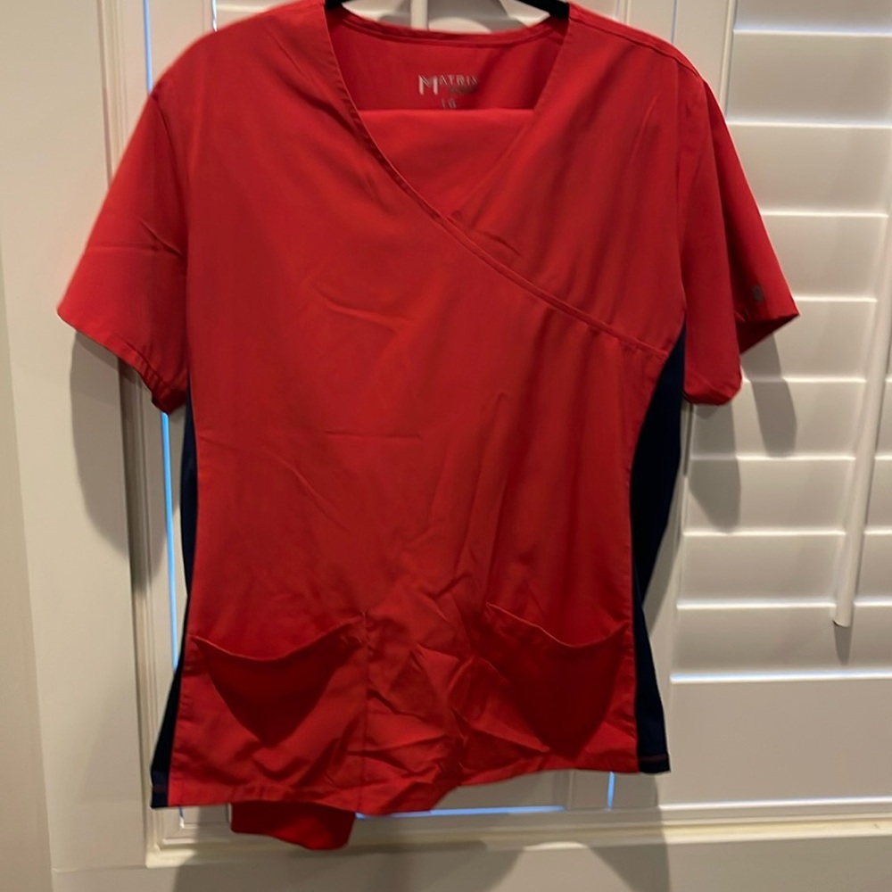 Women’s Matrix scrub set